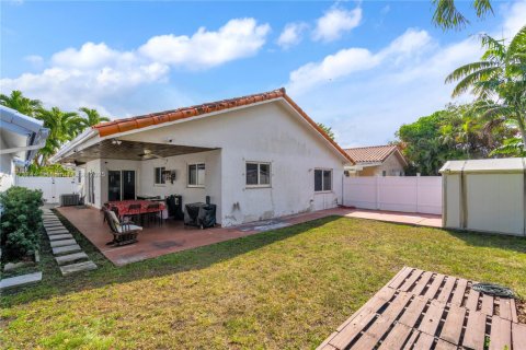 House in Miami, Florida 3 bedrooms, 146.88 sq.m. № 1877641 - photo 27