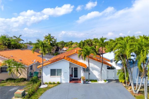 House in Miami, Florida 3 bedrooms, 146.88 sq.m. № 1877641 - photo 29