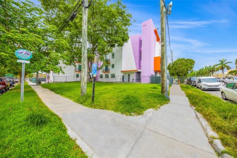 Commercial property in Miami, Florida № 1870051 - photo 14