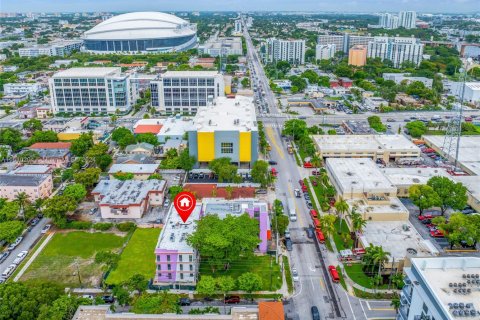 Commercial property in Miami, Florida № 1870051 - photo 4
