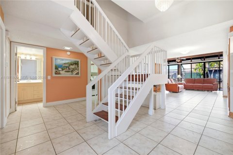 Купить таунхаус в Пемброк-Пайнс, Флорида 3 спальни, 156.63м2, № 2032345 - фото 4