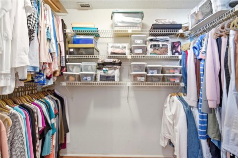 Купить таунхаус в Пемброк-Пайнс, Флорида 3 спальни, 156.63м2, № 2032345 - фото 25