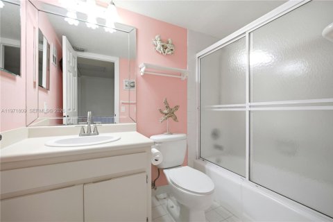 Купить таунхаус в Пемброк-Пайнс, Флорида 3 спальни, 156.63м2, № 2032345 - фото 21