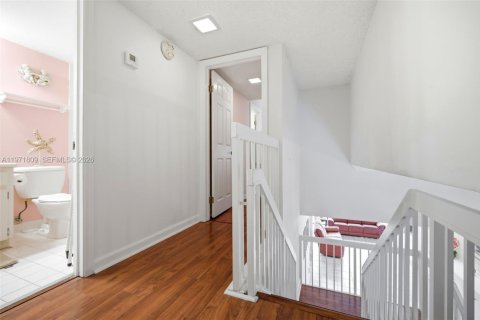 Купить таунхаус в Пемброк-Пайнс, Флорида 3 спальни, 156.63м2, № 2032345 - фото 19