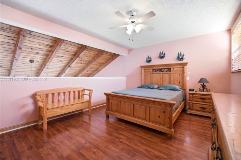 Купить таунхаус в Пемброк-Пайнс, Флорида 3 спальни, 156.63м2, № 2032345 - фото 23