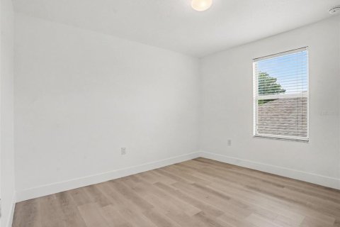 Casa en venta en Kissimmee, Florida, 4 dormitorios, 189.15 m2 № 2361103 - foto 16