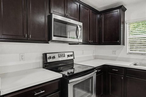 Casa en venta en Kissimmee, Florida, 4 dormitorios, 189.15 m2 № 2361103 - foto 9