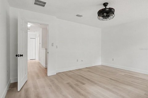 Casa en venta en Kissimmee, Florida, 4 dormitorios, 189.15 m2 № 2361103 - foto 17