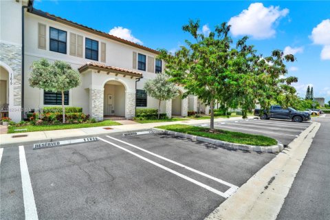 Touwnhouse à vendre à Homestead, Floride: 3 chambres, 149.76 m2 № 1802542 - photo 3