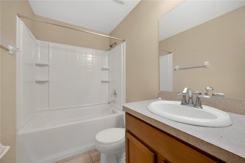 Condo in Lakeland, Florida, 2 bedrooms  № 1915994 - photo 19