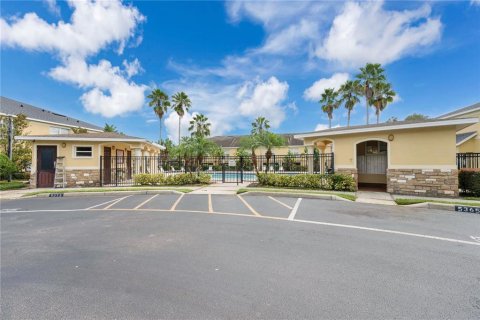 Condo in Lakeland, Florida, 2 bedrooms  № 1915994 - photo 26