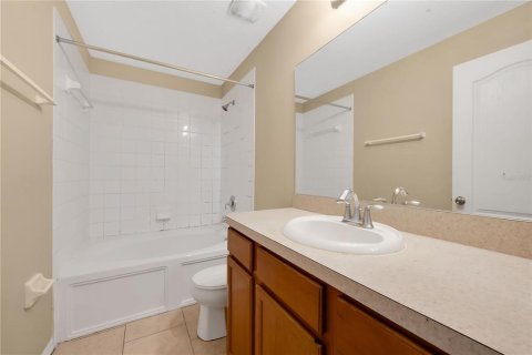 Condo in Lakeland, Florida, 2 bedrooms  № 1915994 - photo 15