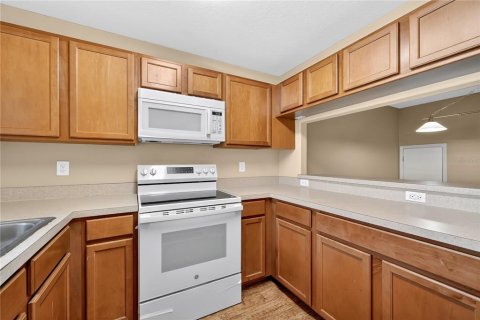 Condo in Lakeland, Florida, 2 bedrooms  № 1915994 - photo 7