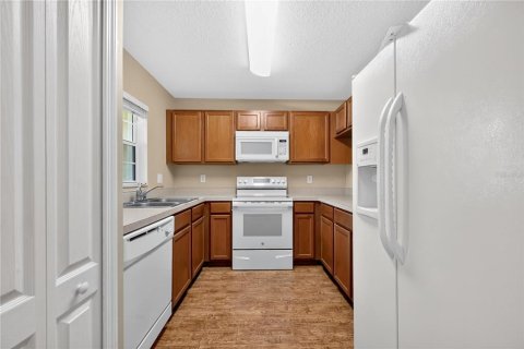 Condo in Lakeland, Florida, 2 bedrooms  № 1915994 - photo 6