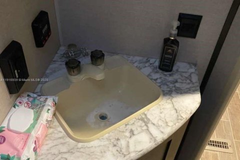 Снять в аренду квартиру в Хомстед, Флорида 1 спальня, 143.53м2, № 2053609 - фото 13