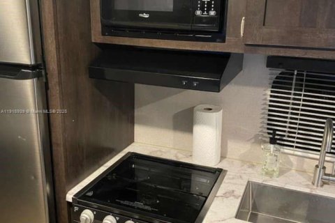 Снять в аренду квартиру в Хомстед, Флорида 1 спальня, 143.53м2, № 2053609 - фото 4