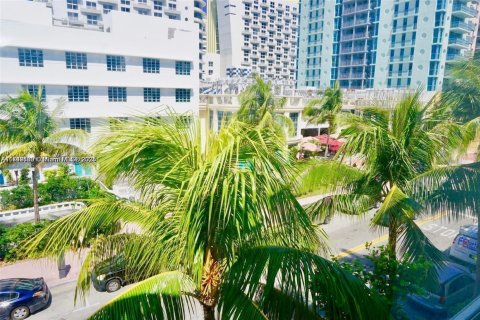 Copropriété à vendre à Miami Beach, Floride: 1 chambre, 41.81 m2 № 1867544 - photo 4