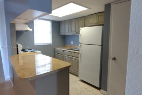 Condo in Orlando, Florida, 2 bedrooms  № 1794324 - photo 8