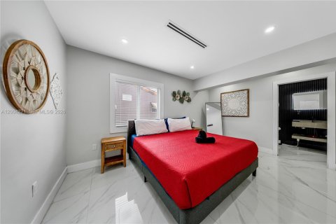 Купить виллу или дом в Майами, Флорида 5 спален, 206.71м2, № 2068553 - фото 12