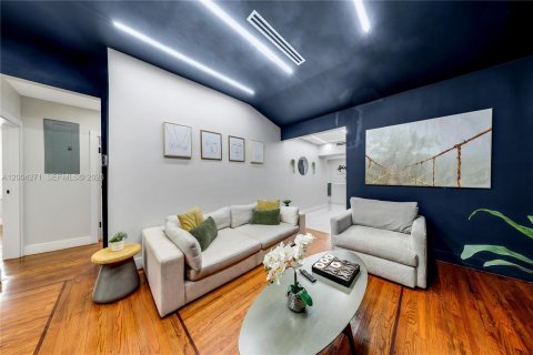 Купить виллу или дом в Майами, Флорида 5 спален, 206.71м2, № 2068553 - фото 8