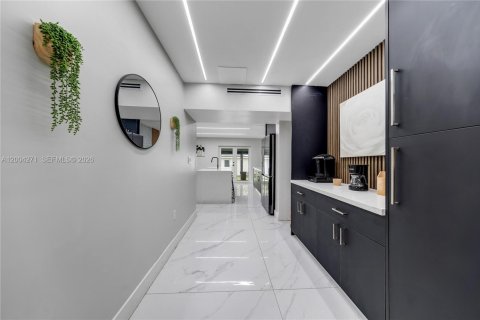 Купить виллу или дом в Майами, Флорида 5 спален, 206.71м2, № 2068553 - фото 15