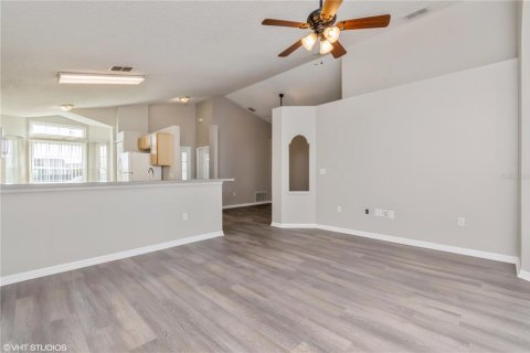 Villa ou maison à louer à Davenport, Floride: 3 chambres, 125.7 m2 № 2403234 - photo 8