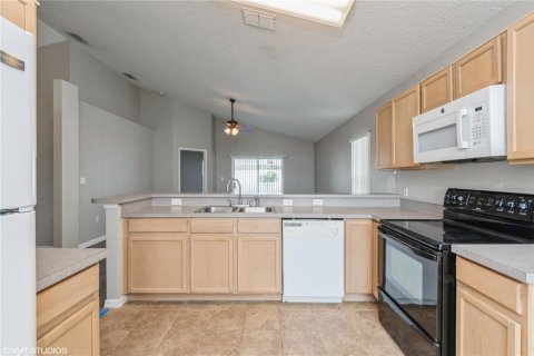 Villa ou maison à louer à Davenport, Floride: 3 chambres, 125.7 m2 № 2403234 - photo 13