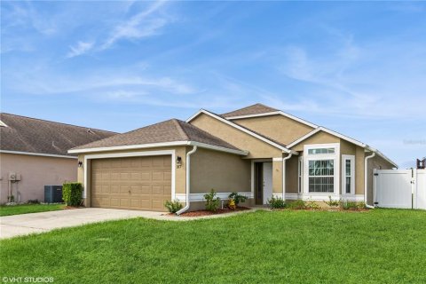 Villa ou maison à Davenport, Floride 3 chambres, 125.7 m2 № 2403234