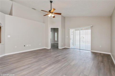 Villa ou maison à louer à Davenport, Floride: 3 chambres, 125.7 m2 № 2403234 - photo 3