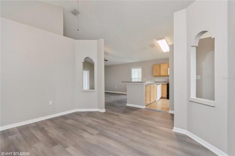 Villa ou maison à louer à Davenport, Floride: 3 chambres, 125.7 m2 № 2403234 - photo 10