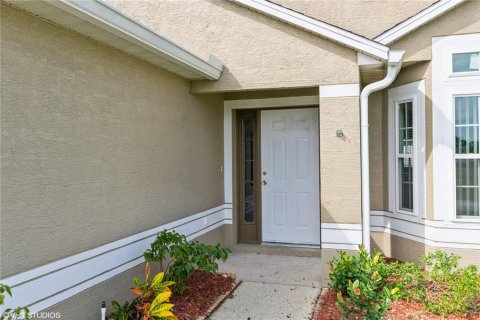 Villa ou maison à louer à Davenport, Floride: 3 chambres, 125.7 m2 № 2403234 - photo 2