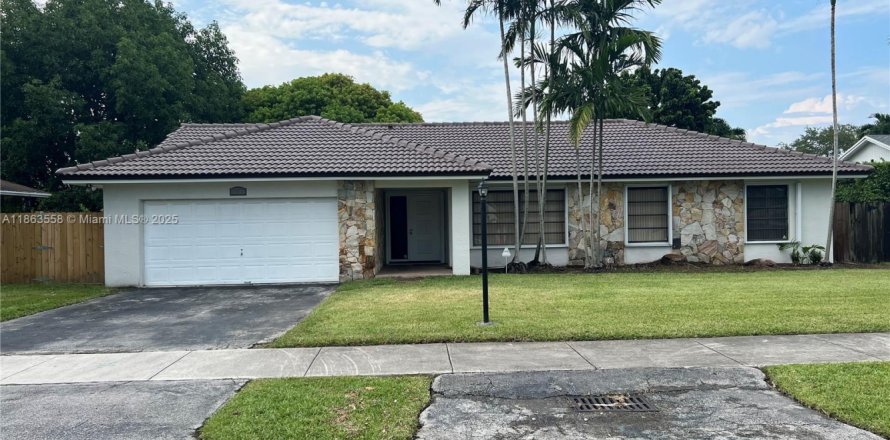 Villa ou maison à Miami, Floride 4 chambres, 178.74 m2 № 1891822