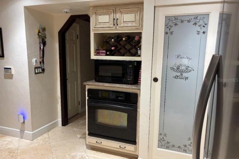 House in DeLand, Florida 4 bedrooms, 288 sq.m. № 2356690 - photo 18