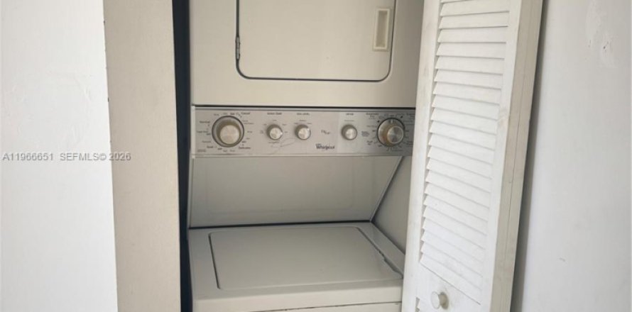 Студия в Майами-Бич, Флорида № 2028732