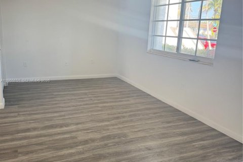 Снять в аренду виллу или дом в Майами-Бич, Флорида 650.22м2, № 2028732 - фото 3