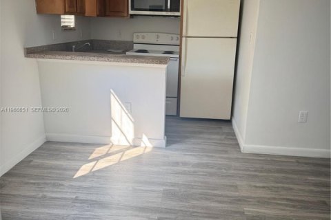 Снять в аренду виллу или дом в Майами-Бич, Флорида 650.22м2, № 2028732 - фото 6