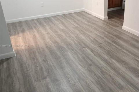 Снять в аренду виллу или дом в Майами-Бич, Флорида 650.22м2, № 2028732 - фото 15