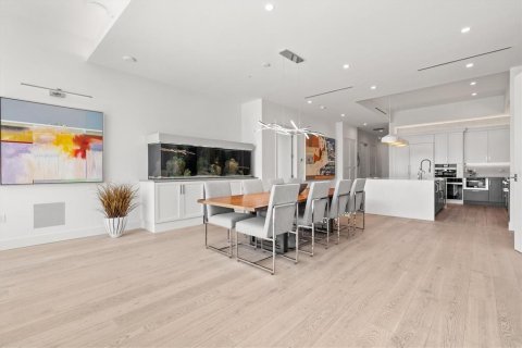 Купить кондоминиум в Сарасота, Флорида 8 комнат, 310.2м2, № 1564273 - фото 11