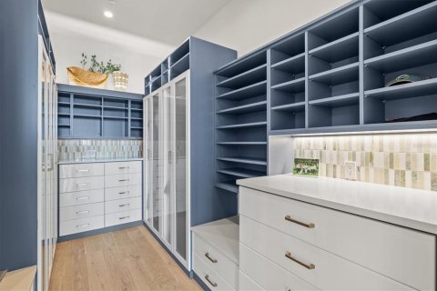 Купить кондоминиум в Сарасота, Флорида 8 комнат, 310.2м2, № 1564273 - фото 26