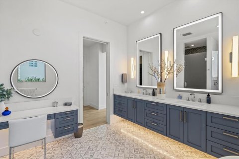 Купить кондоминиум в Сарасота, Флорида 8 комнат, 310.2м2, № 1564273 - фото 27