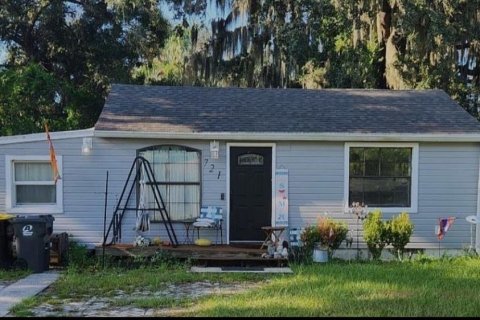 House in Auburndale, Florida 2 bedrooms, 97.08 sq.m. № 1914393 - photo 1