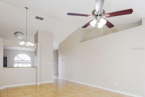 Villa ou maison à louer à Orlando, Floride: 3 chambres, 123.37 m2 № 2398698 - photo 5