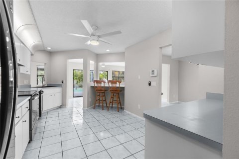 House in Englewood, Florida 2 bedrooms, 123.84 sq.m. № 2403600 - photo 4