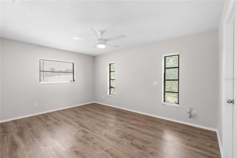 House in Englewood, Florida 2 bedrooms, 123.84 sq.m. № 2403600 - photo 17