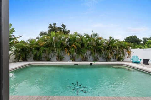 House in Englewood, Florida 2 bedrooms, 123.84 sq.m. № 2403600 - photo 30