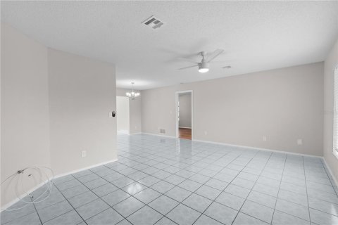 House in Englewood, Florida 2 bedrooms, 123.84 sq.m. № 2403600 - photo 16