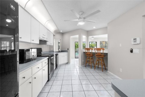 House in Englewood, Florida 2 bedrooms, 123.84 sq.m. № 2403600 - photo 3