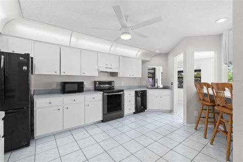 House in Englewood, Florida 2 bedrooms, 123.84 sq.m. № 2403600 - photo 5
