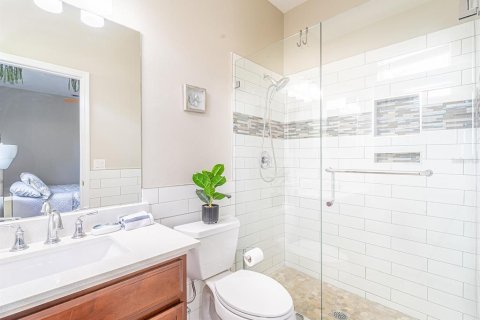 Casa en venta en Orlando, Florida, 5 dormitorios, 360.18 m2 № 1918219 - foto 19