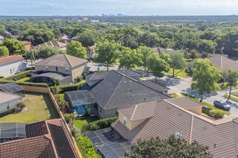 Casa en venta en Orlando, Florida, 5 dormitorios, 360.18 m2 № 1918219 - foto 4